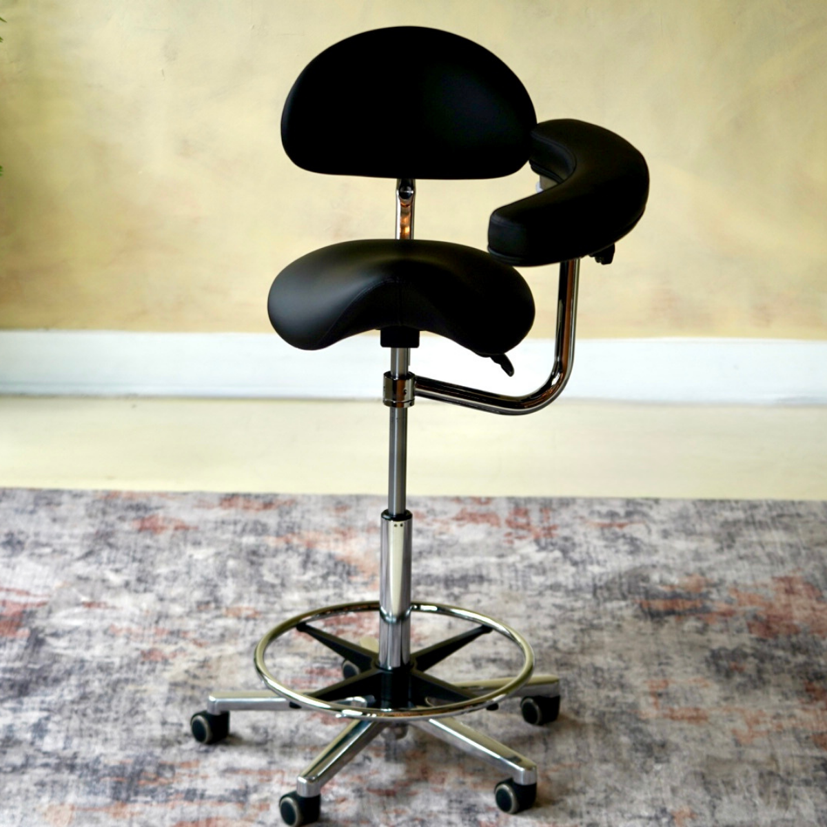 Tabouret d'assistant dentaire
