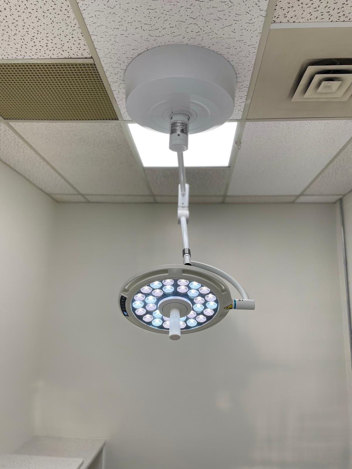 PN-400 LuminaPro Ceiling Mounted Exam / Procedure Light