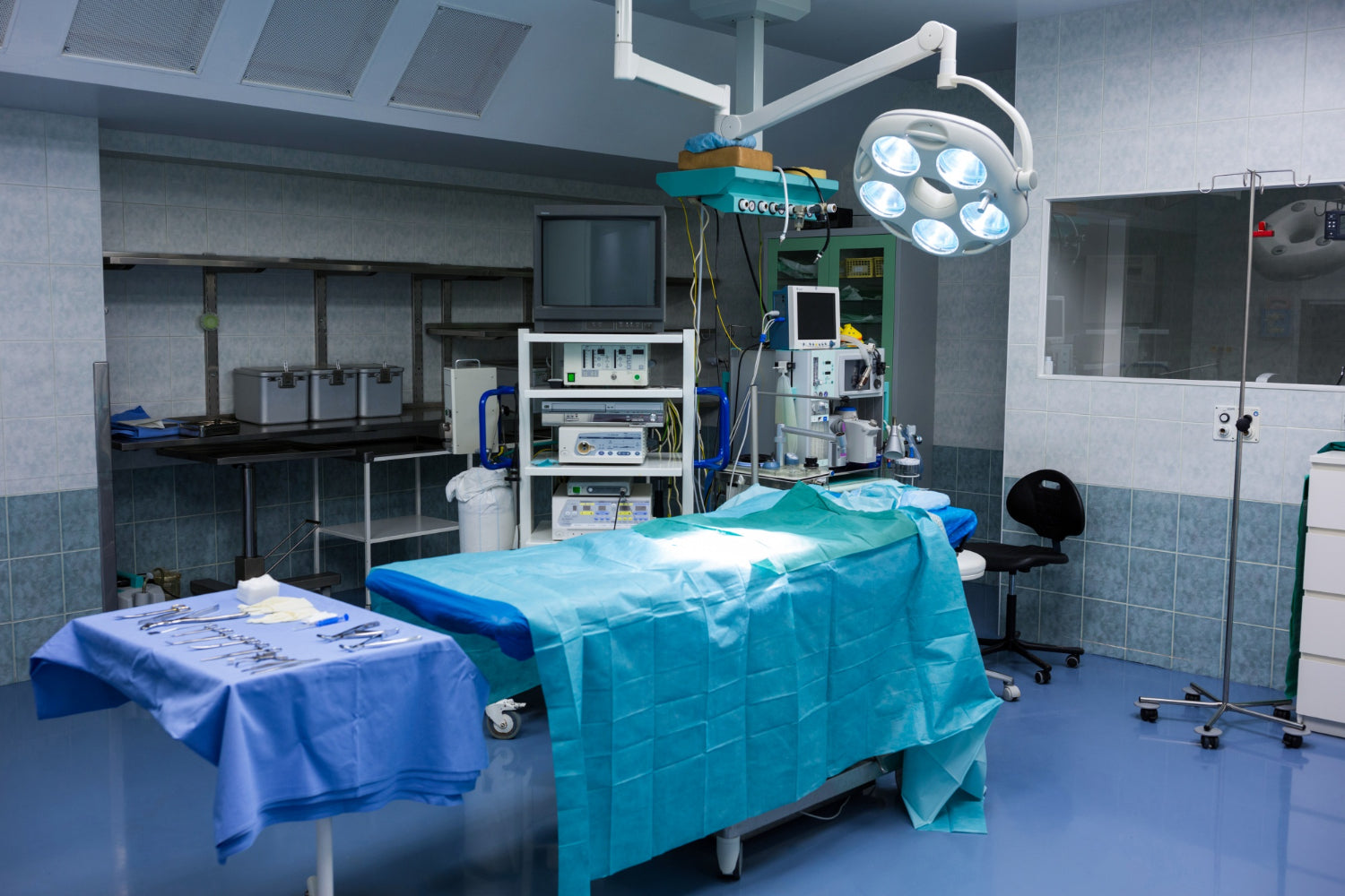 Essential Operating Room Equipment for Better Surgeries