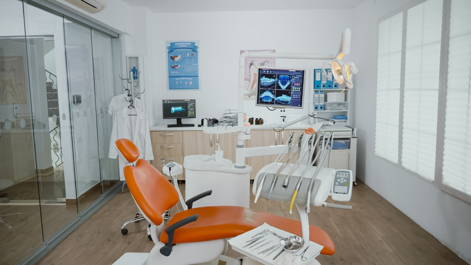 Dental Carts – Boosting Efficiency & Streamlining Workflow in Dental Practices