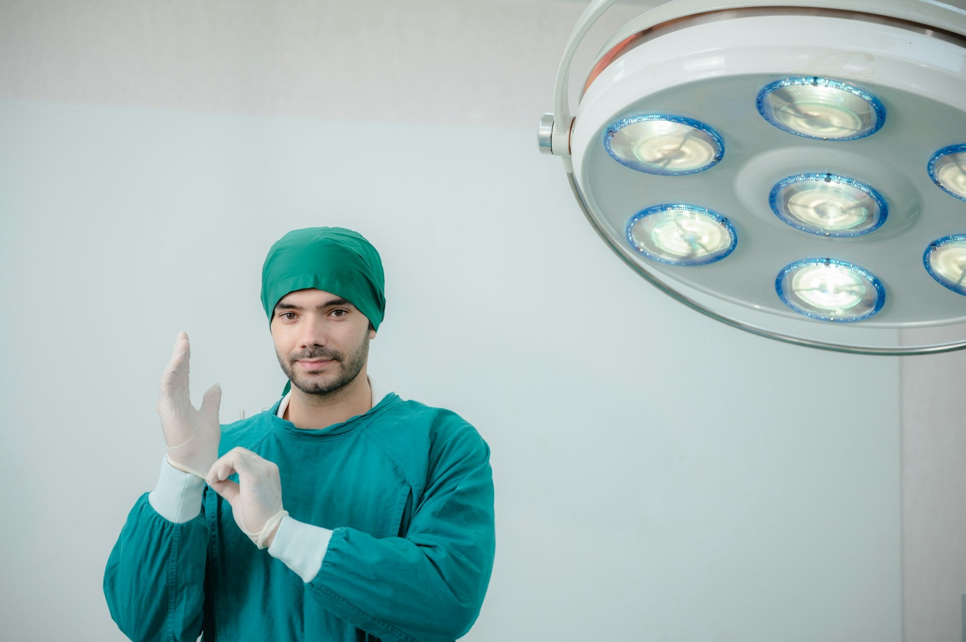 The Importance of Surgical Lights in Enhancing Surgical Precision and Efficiency