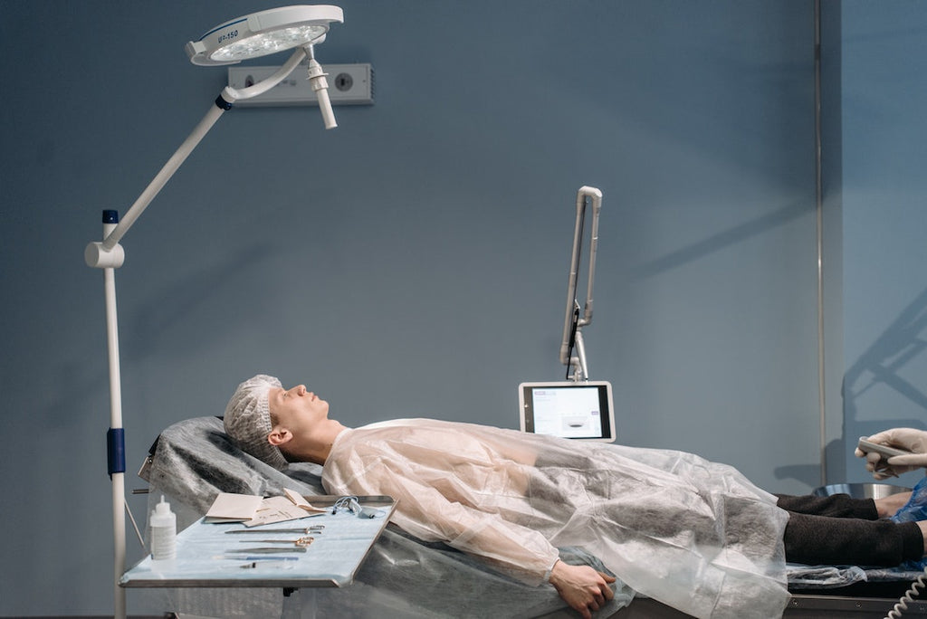 Surgical Lights - Boosting Visibility & Precision in Operating Rooms