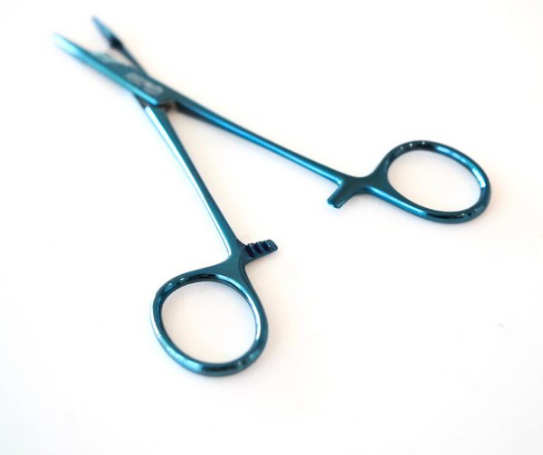 ProNorth Olsen-Hegar Needle Holder 5.5" - **With scissors**
