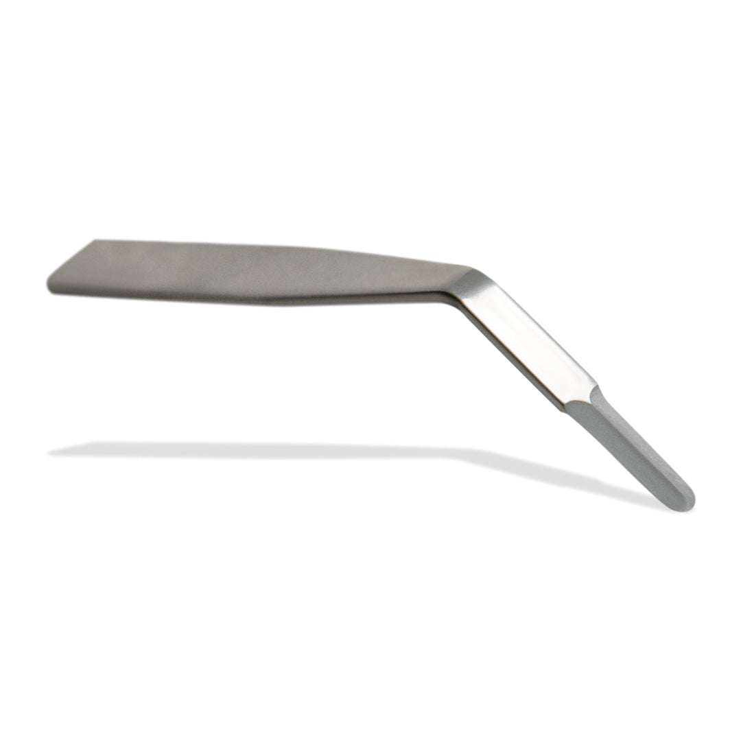 Experience surgical excellence with the Surgistar 6966 Microblade, featuring a 60° angle for precise, controlled incisions in dental procedures.