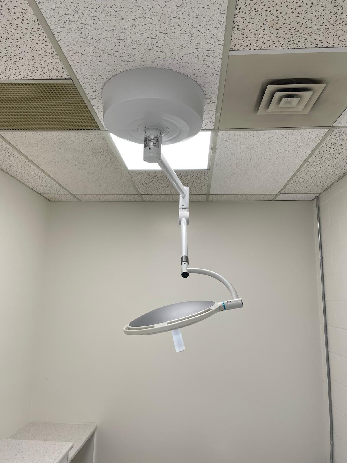 PN-400 LuminaPro, lampe d'examen/de procédure fixée au plafond